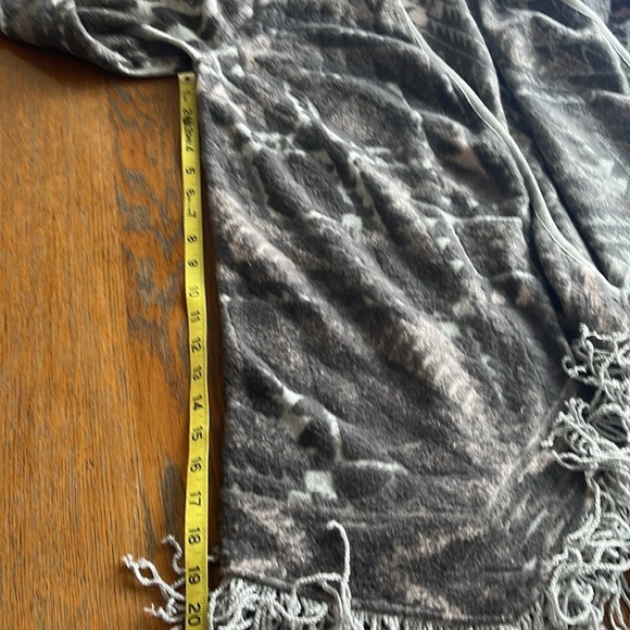 Lucky Brand Gray and Pink Patterned Cardigan Fringe Size Large - Picture 10 of 15